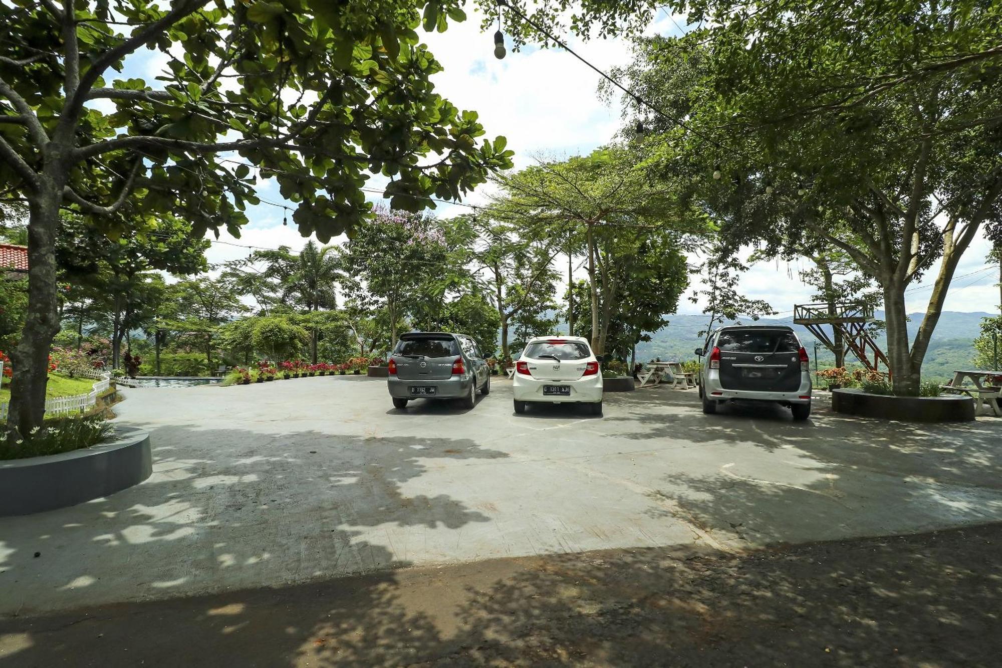 Pendjalu Oyo Homes 90956 Desa Wisata Guranteng מראה חיצוני תמונה