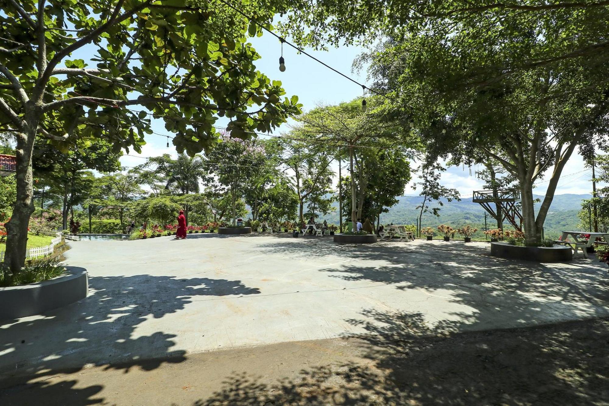 Pendjalu Oyo Homes 90956 Desa Wisata Guranteng מראה חיצוני תמונה