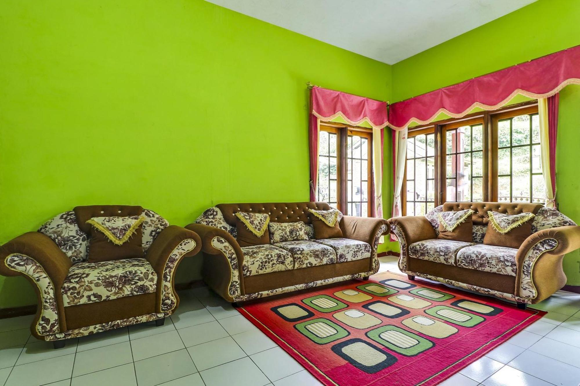 Pendjalu Oyo Homes 90956 Desa Wisata Guranteng מראה חיצוני תמונה