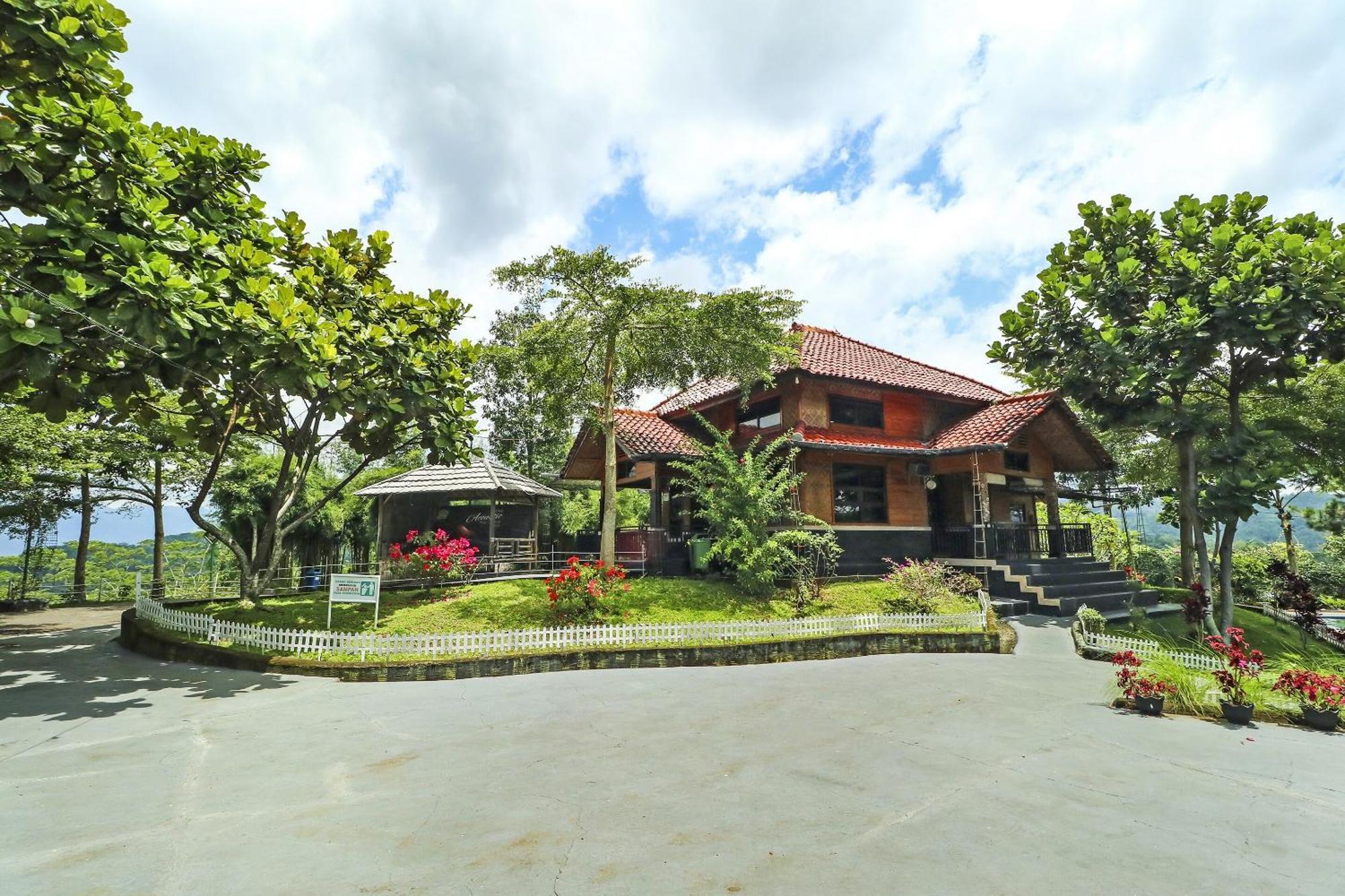 Pendjalu Oyo Homes 90956 Desa Wisata Guranteng מראה חיצוני תמונה